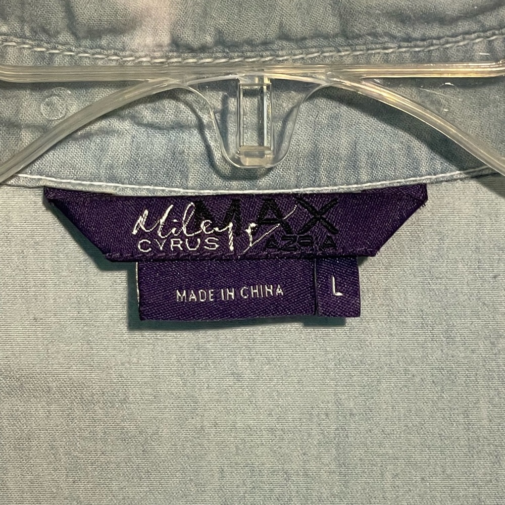 Long button down - Picture 2 of 3